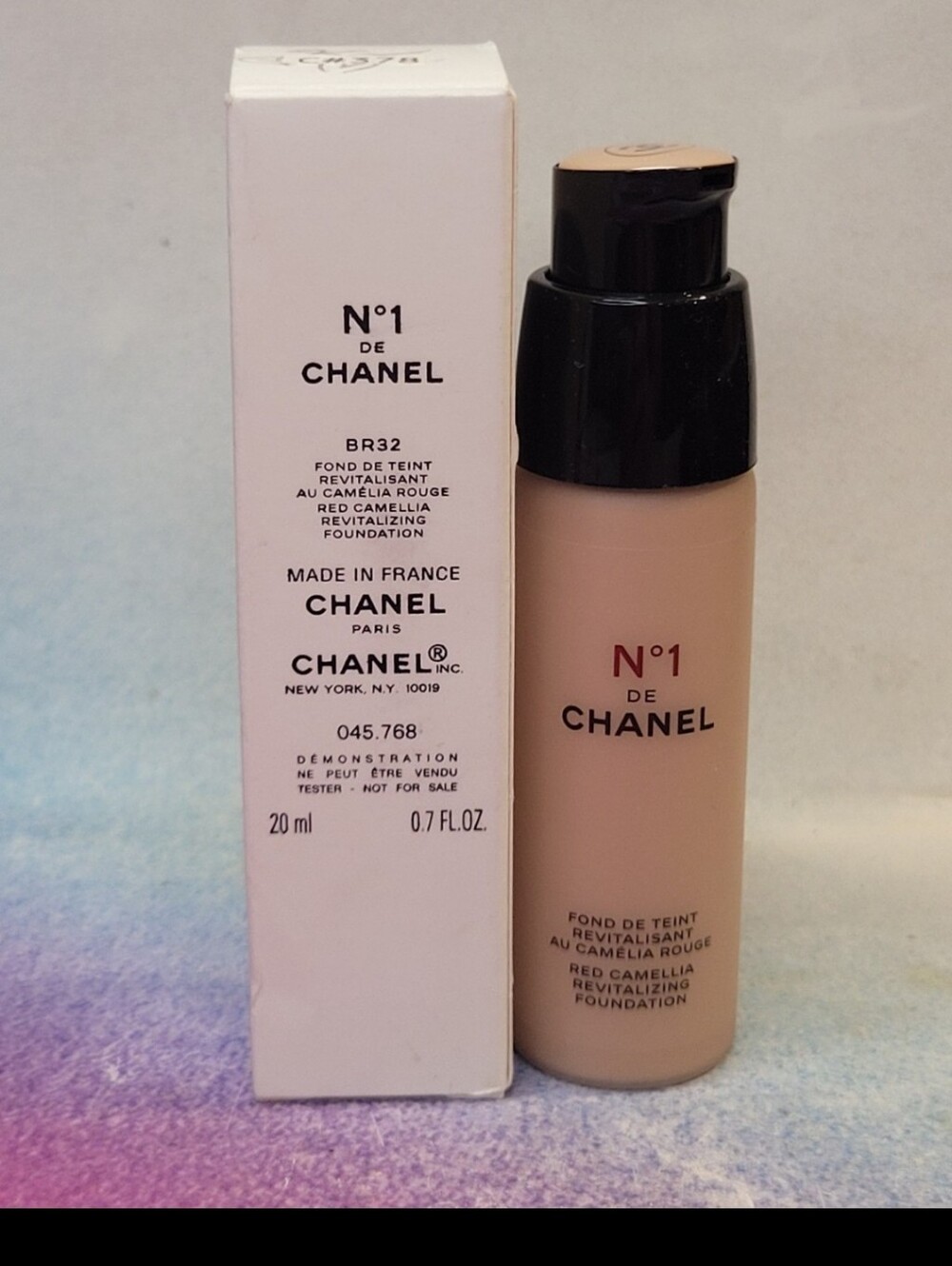 Chanel No 1 De Chanel Red Camellia Revitalizing Foundation BR32